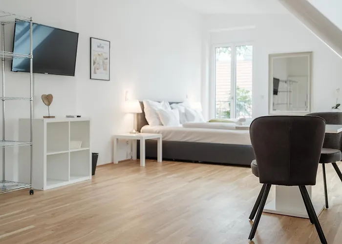 Next To Schoenbrunnpalace Close To Public Transport - Myschoenbrunn *