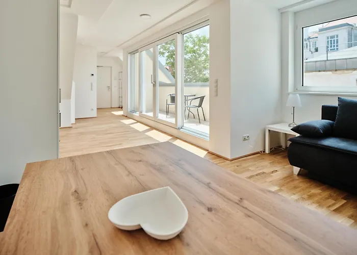 Next To Schoenbrunnpalace Close To Public Transport - Myschoenbrunn *
