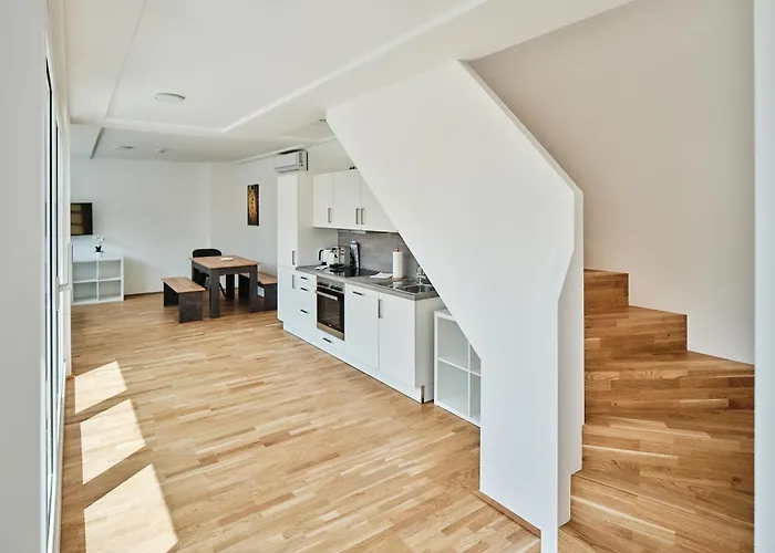 Next To Schoenbrunnpalace Close To Public Transport - Myschoenbrunn *