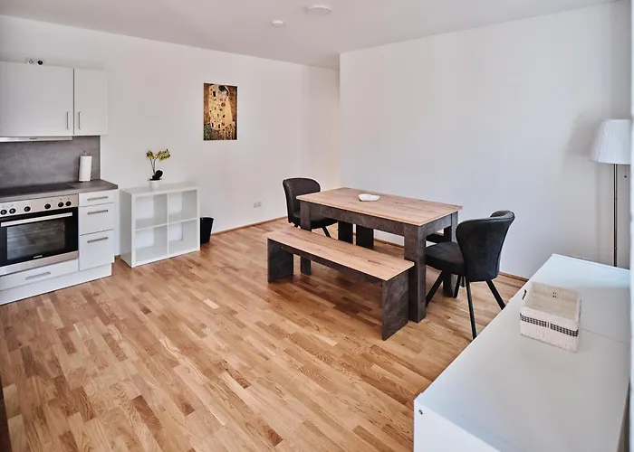 Next To Schoenbrunnpalace Close To Public Transport - Myschoenbrunn *