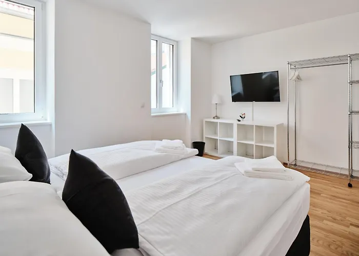 Next To Schoenbrunnpalace Close To Public Transport - Myschoenbrunn