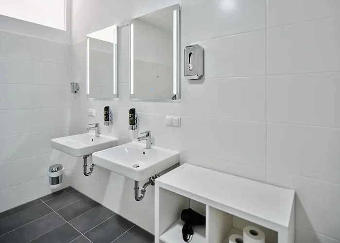 Next To Schoenbrunnpalace Close To Public Transport - Myschoenbrunn *