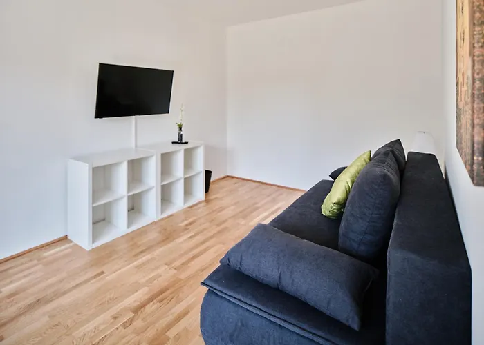 Next To Schoenbrunnpalace Close To Public Transport - Myschoenbrunn *